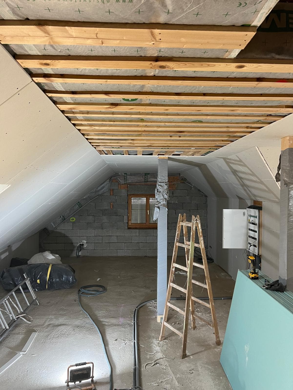 Innenausbau Deckenverkleidung