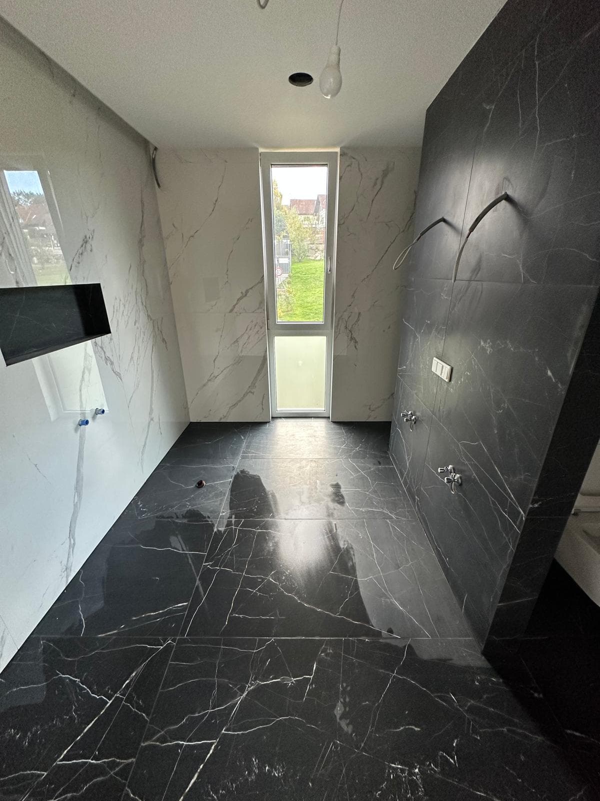 Marmorfliesen im Badezimmer