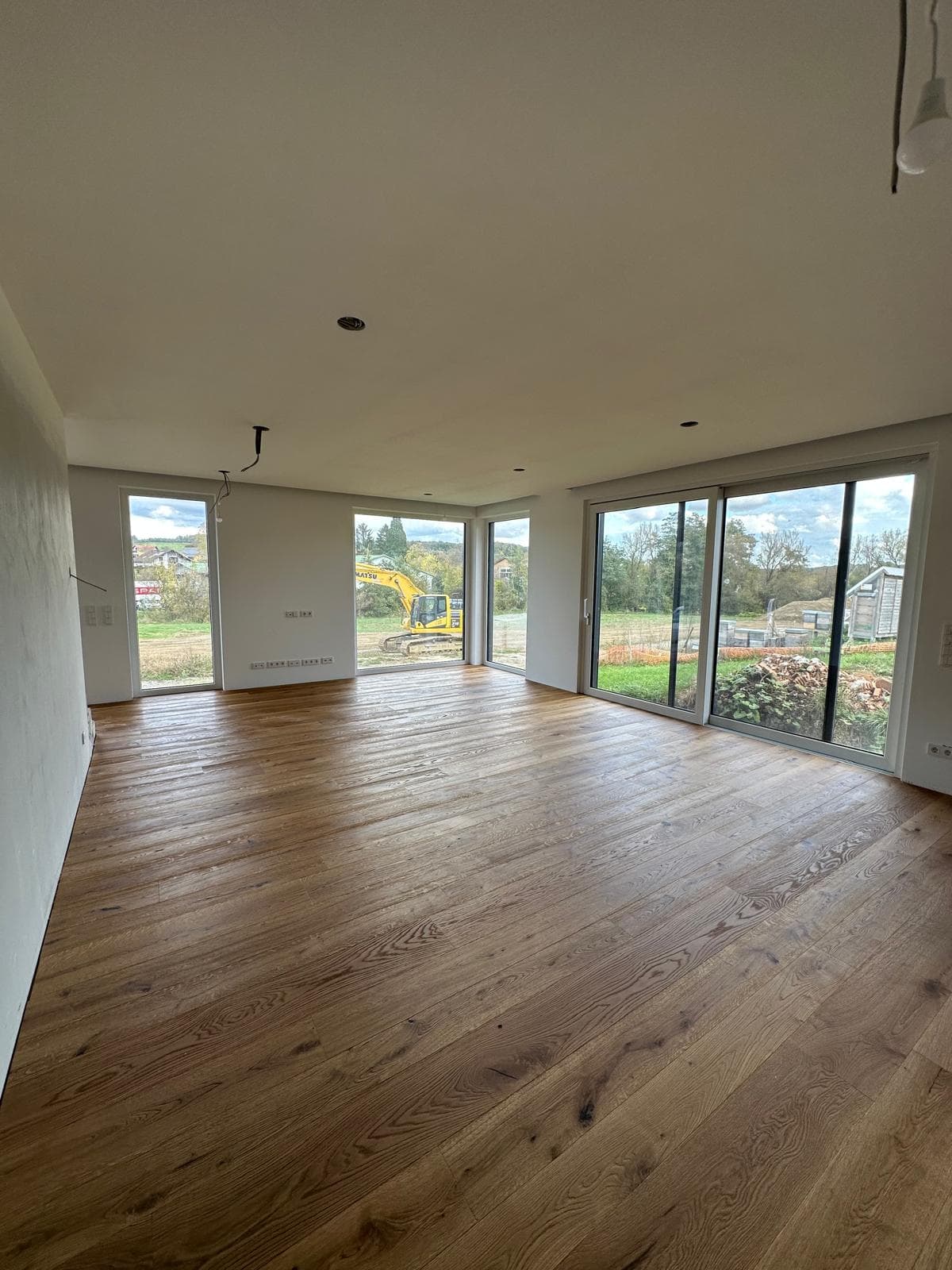 Eichenparkett mit Panoramafenstern